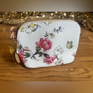 Cute flower 🌸 butterfly purse
